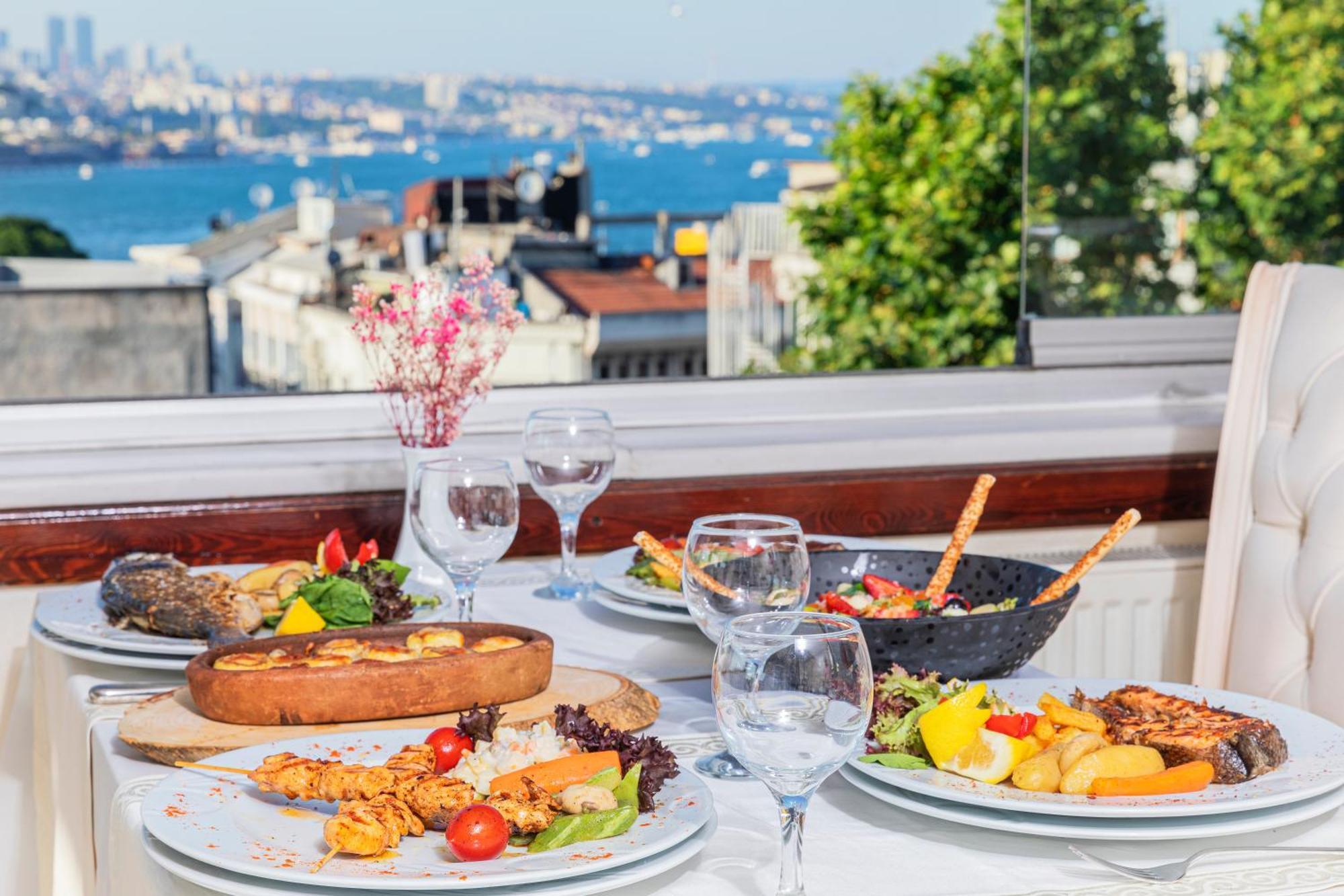 Hotel Ipek Palas Istanboel Buitenkant foto