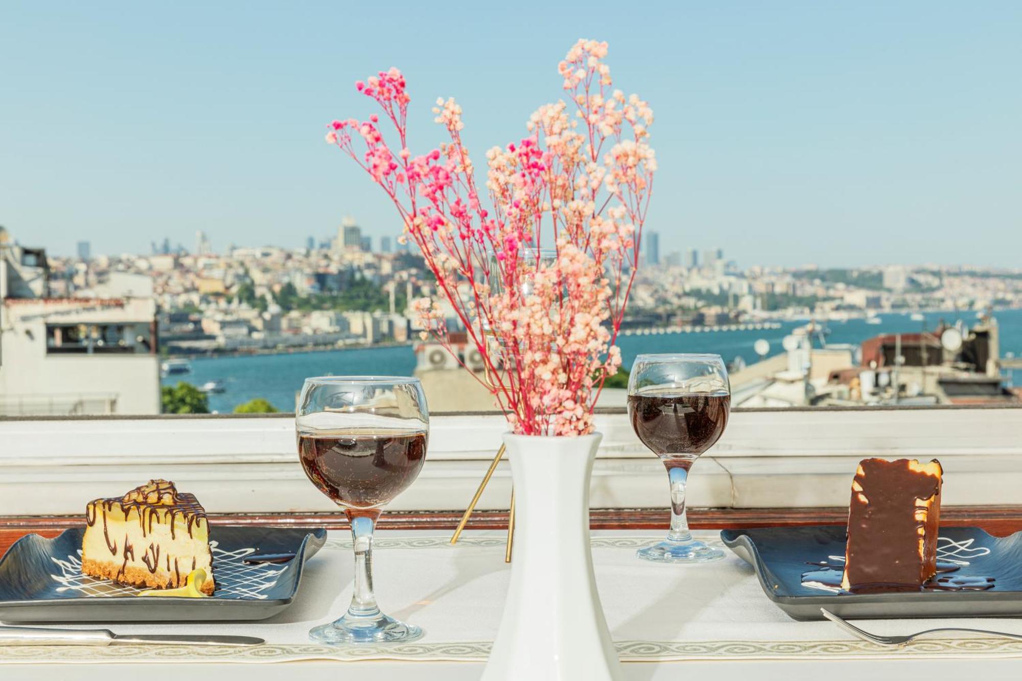 Hotel Ipek Palas Istanboel Buitenkant foto